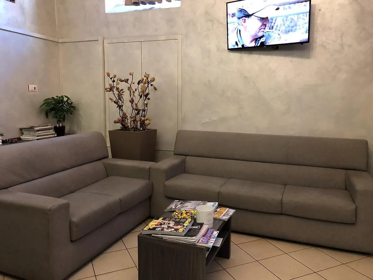 Hotel Brenta Milano 2*,  İtalya